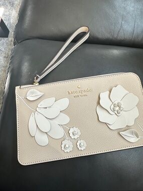 kate spade cream floral appliqué wristlet clutch
